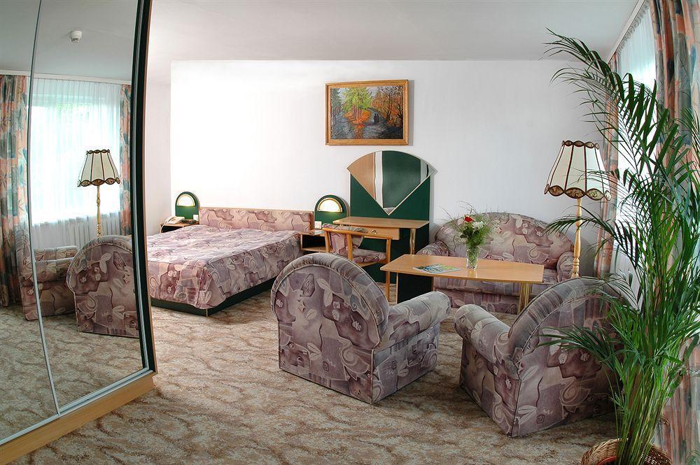 Hotel Gromada Medical Spa Busko-Zdrój Kültér fotó