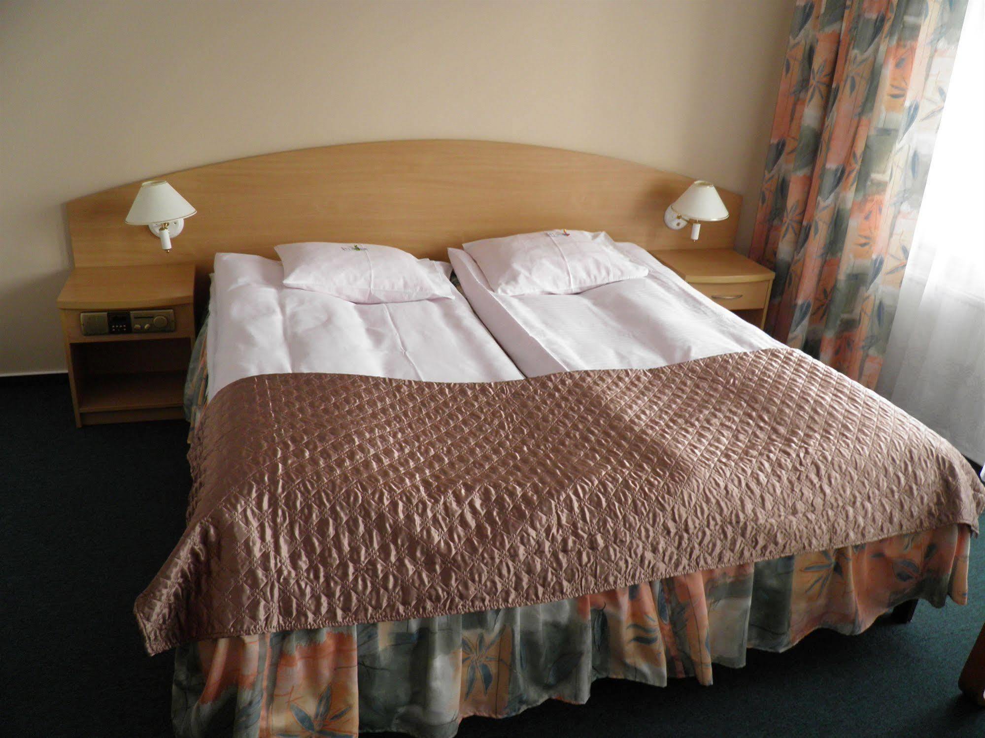 Hotel Gromada Medical Spa Busko-Zdrój Kültér fotó